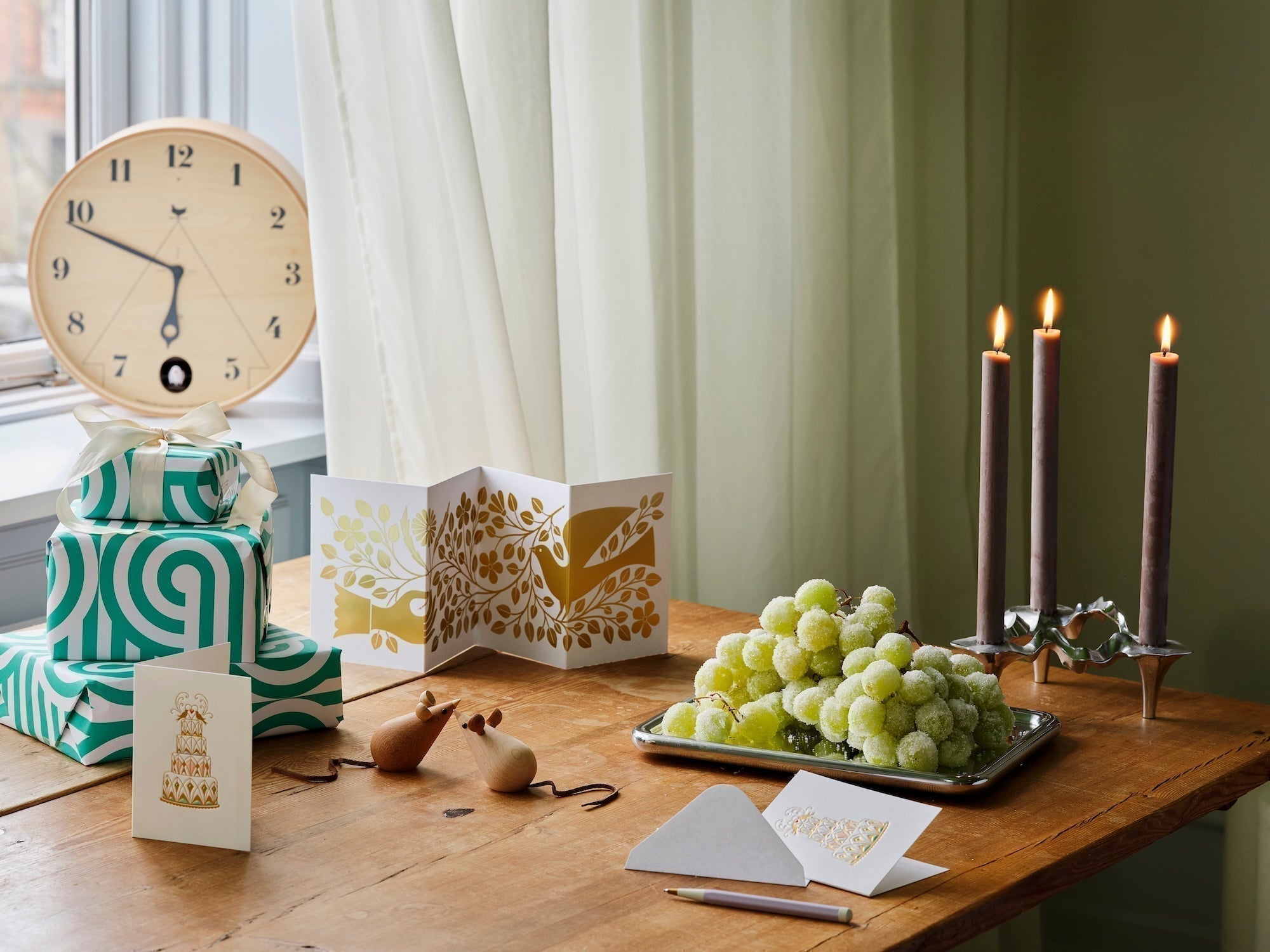 Anniversary Gifts by Year: Celebrating the First Five Years of Marriage