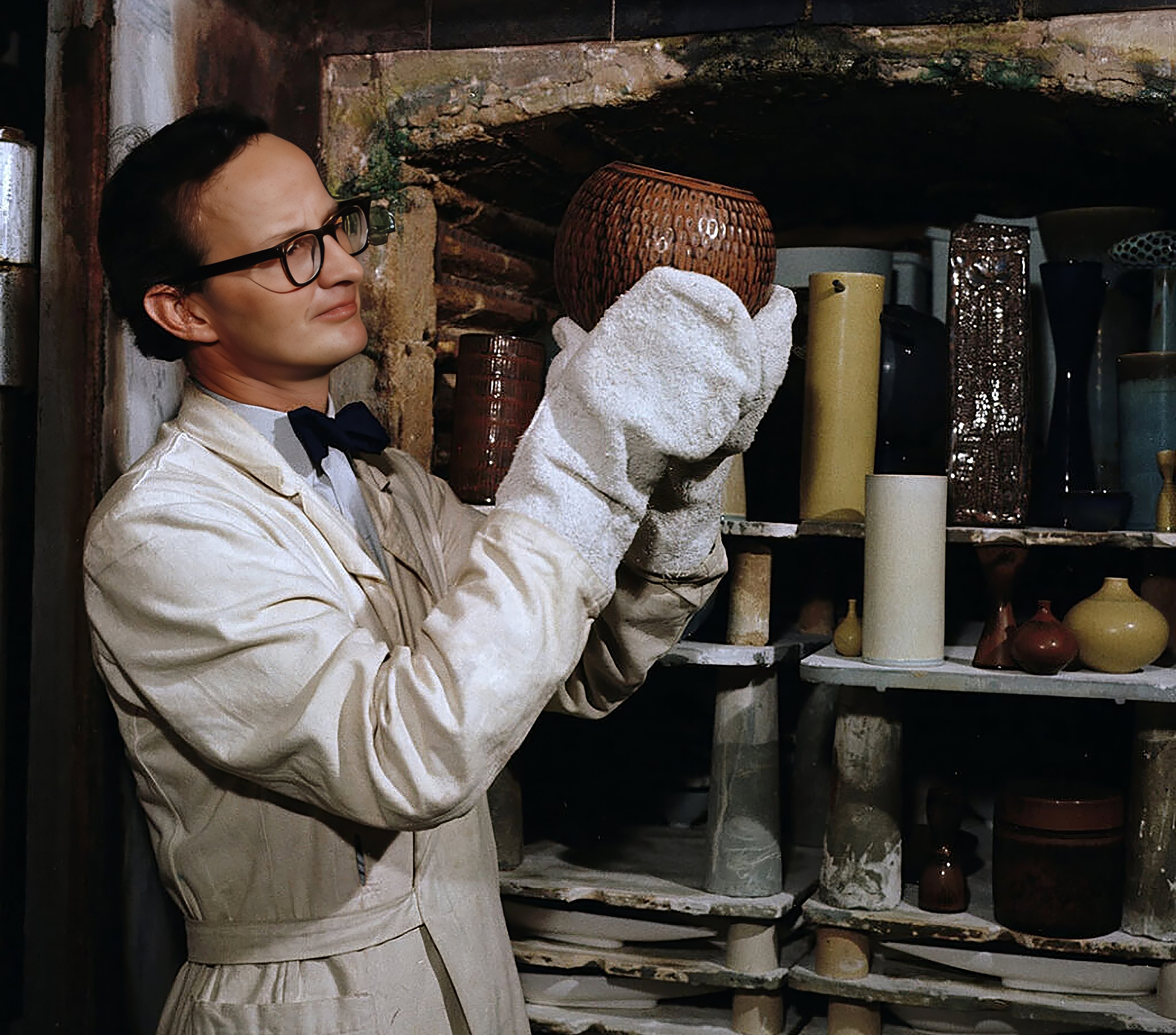 Stig Lindberg: A Life Shaped by Craft